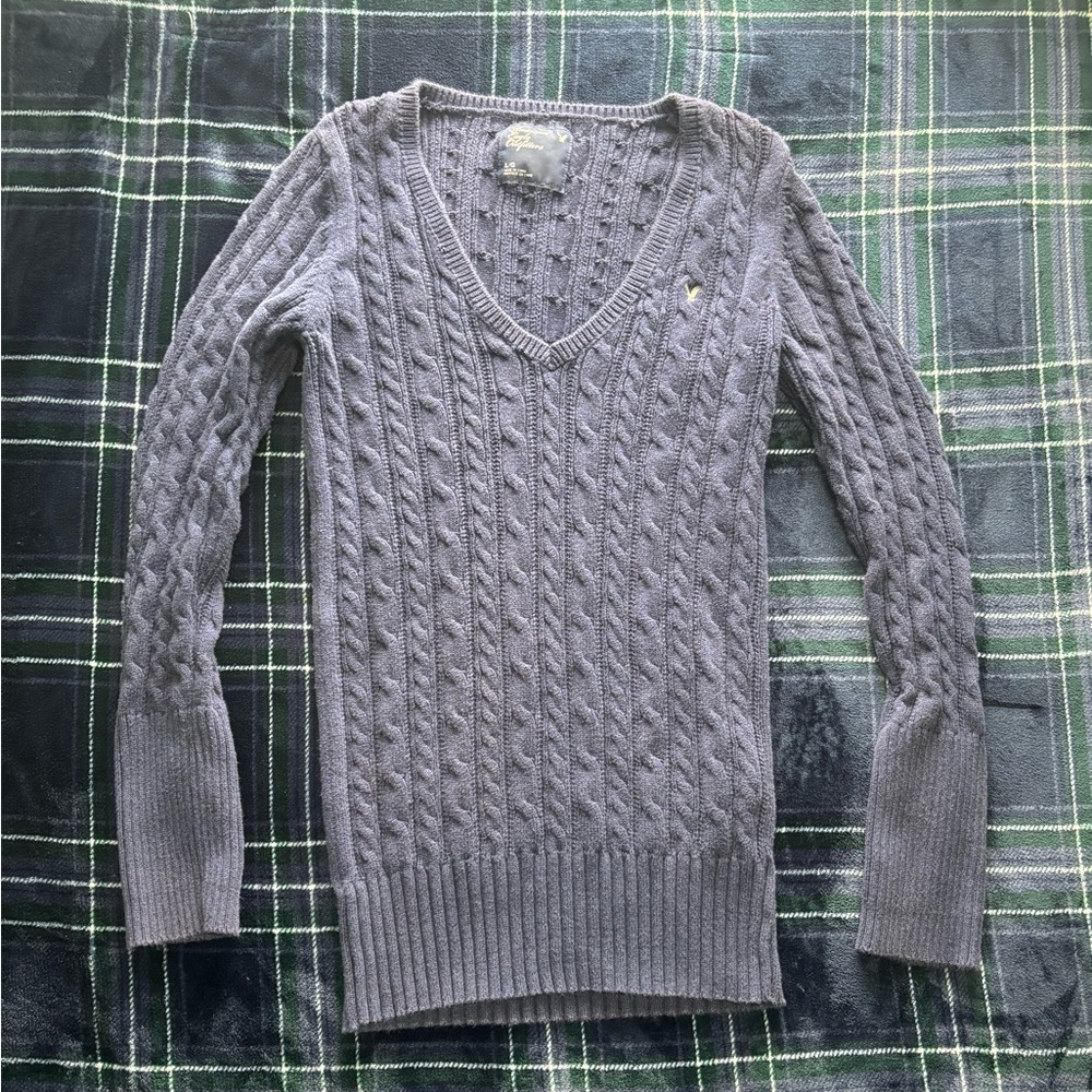 Y2K 2000s American Eagle Navy blue cable knit sweater. Size L.